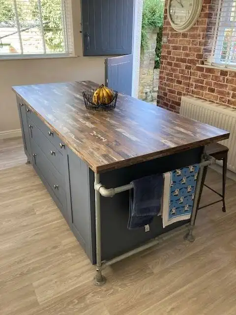 Mike Lupton - Kitchen Fitting