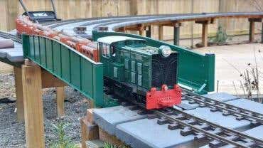 Mark Rennie - Steam garden railway