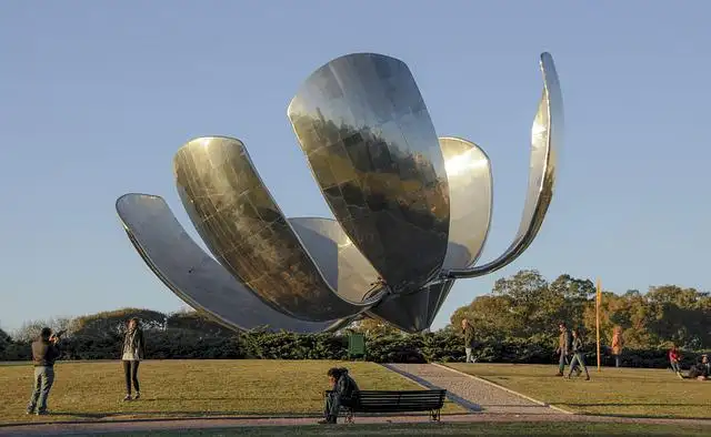 Floralis Generica metals4U top 10 sculptures